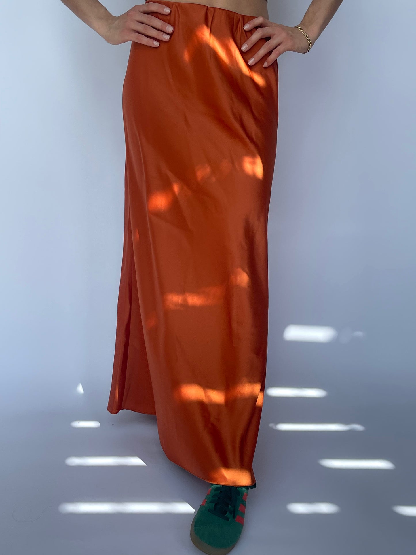 Jupe effet satiné ocre