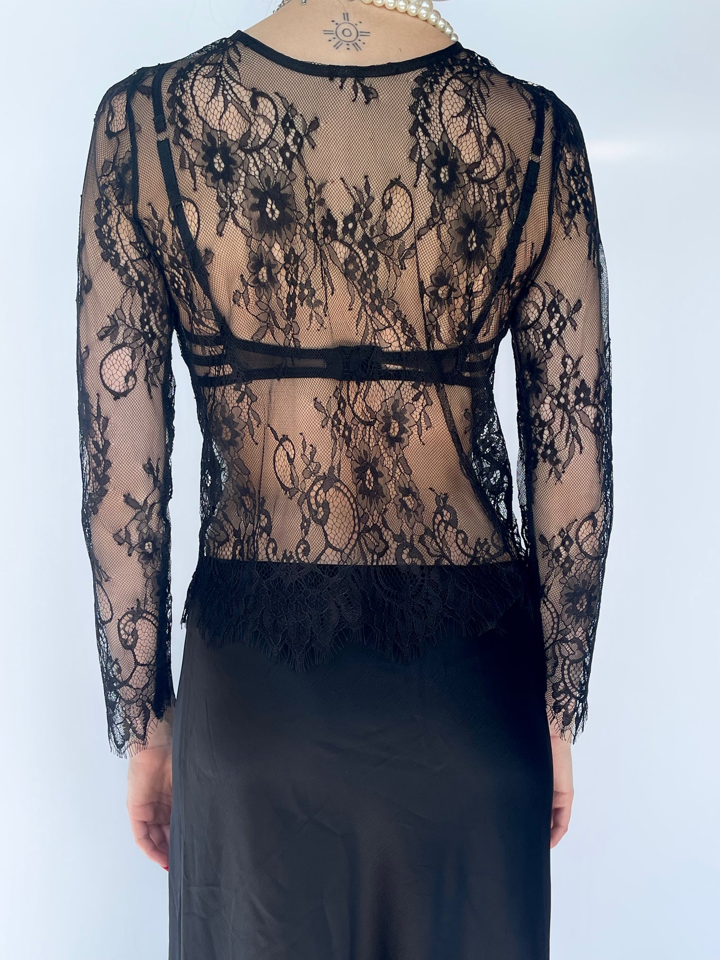 Top en dentelle noir